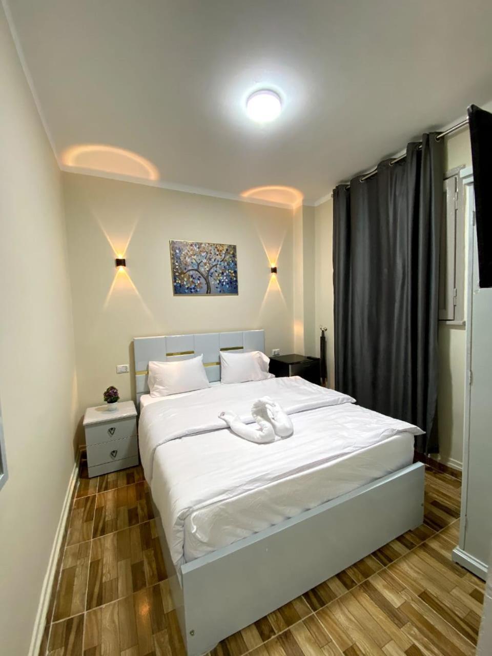 Hotel Sky Light *