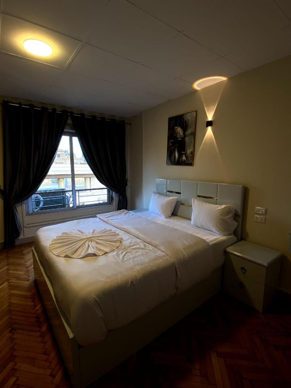 Hotel Sky Light *