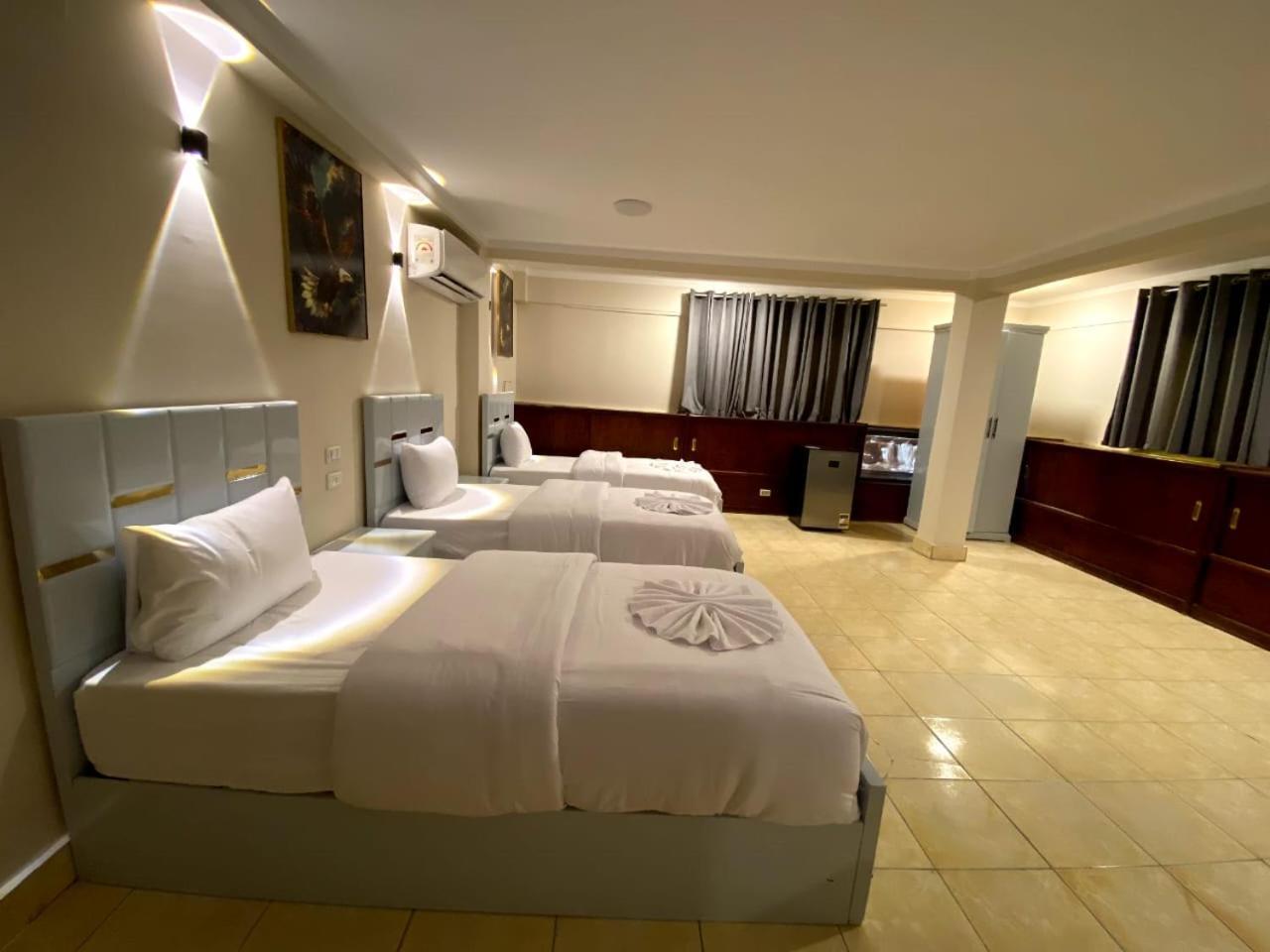 Hotel Sky Light